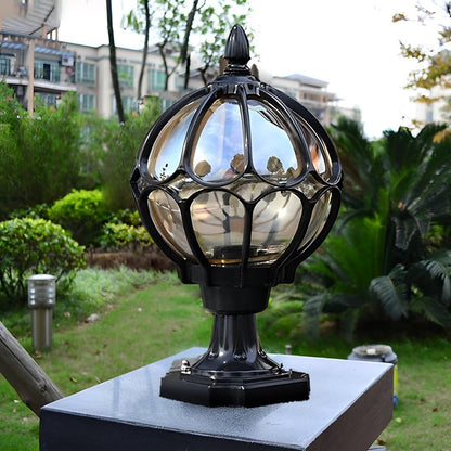 Traditional Outdoor Lamp with Glass Cover