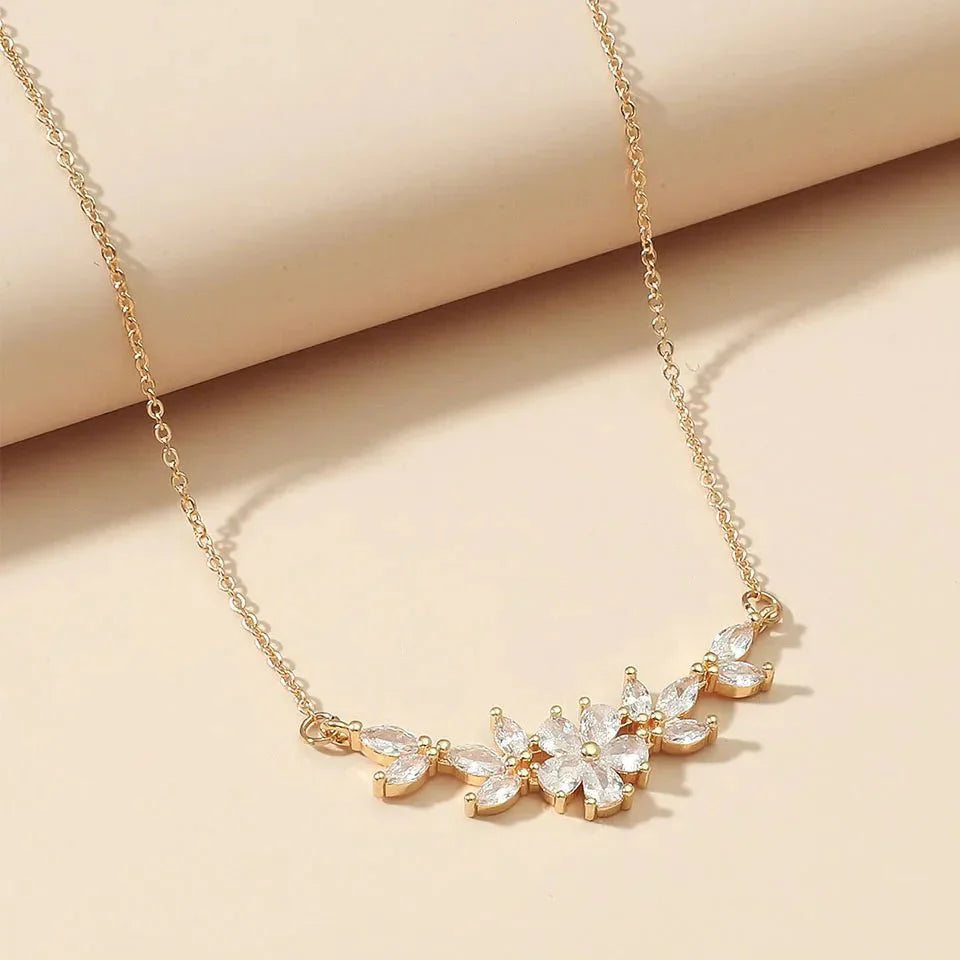 Delicate Flower Diamond Pendant Necklace - Yeezlab