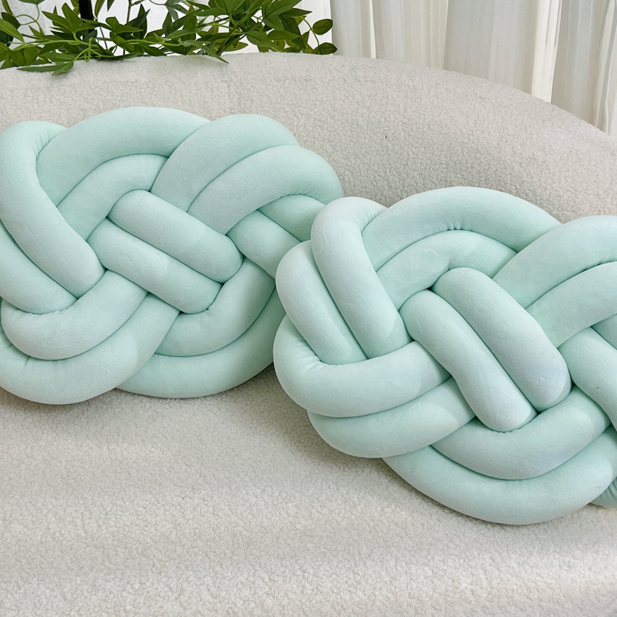 Plush Cloud Pillow - Soft Deluxe Rest Pillow