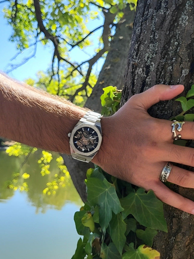 Luxury Chronograph Leather Watch - Classic Stylish Timepiece