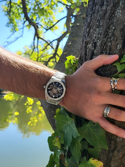 Luxury Chronograph Leather Watch - Classic Stylish Timepiece