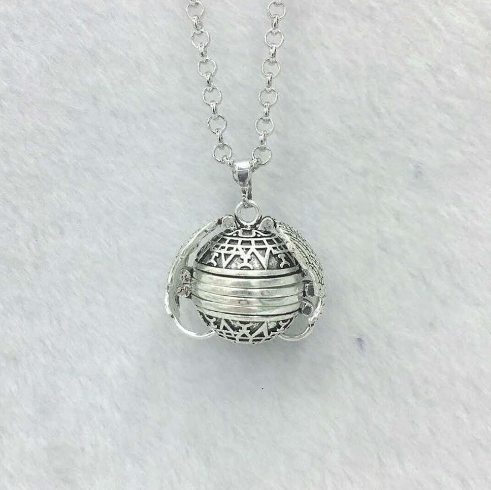 Large Wing Pendant Chain Necklace