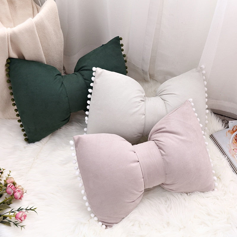 Stylish Arc-Shaped Throw Pillow Decor
