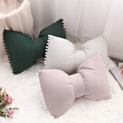 Stylish Arc-Shaped Throw Pillow Decor