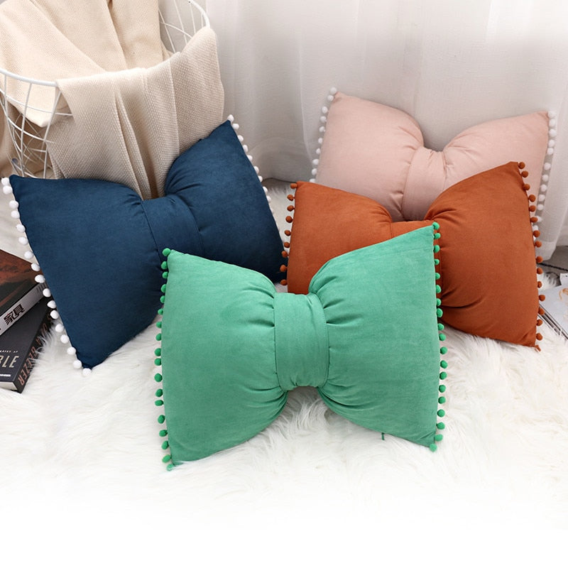 Stylish Arc-Shaped Throw Pillow Decor