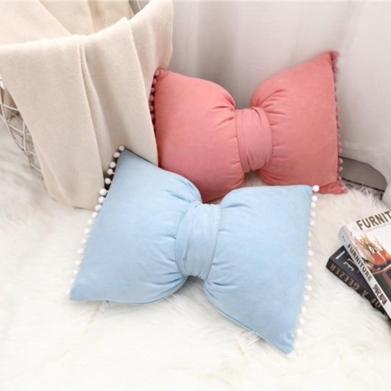 Stylish Arc-Shaped Throw Pillow Decor