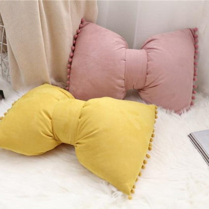 Stylish Arc-Shaped Throw Pillow Decor