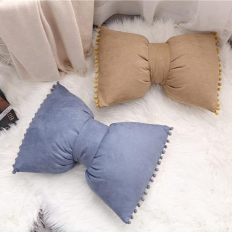 Stylish Arc-Shaped Throw Pillow Decor