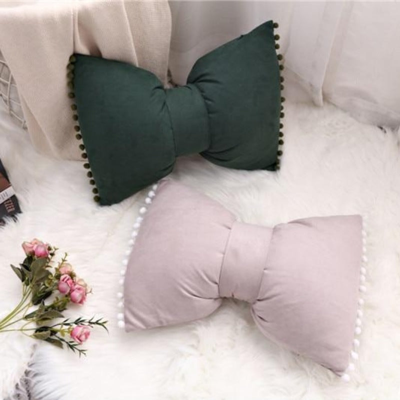 Stylish Arc-Shaped Throw Pillow Decor