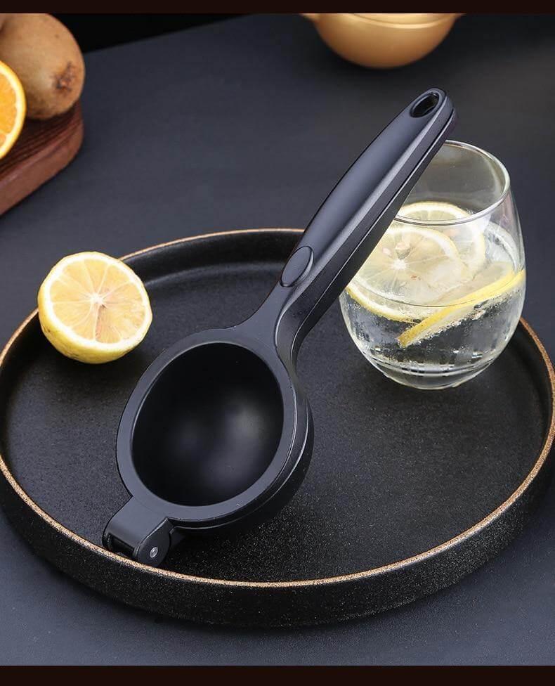 Simple Manual Lemon Juicer
