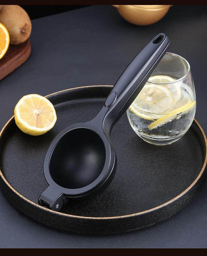 Simple Manual Lemon Juicer