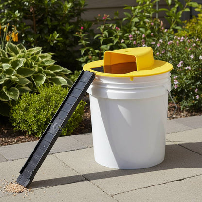 Flip-N-Slide Bucket Lid Mouse Trap