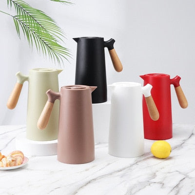 Sleek Black Insulated Tea Infuser Bottle