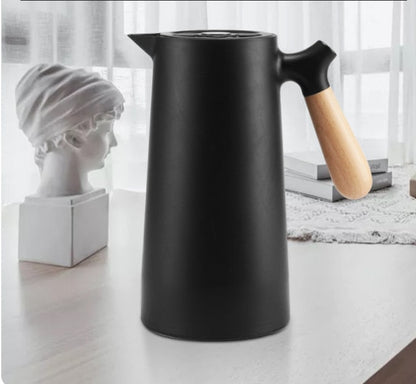 Sleek Black Insulated Tea Infuser Bottle