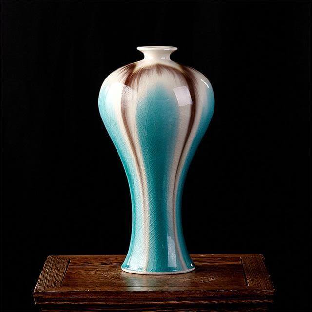 Traditional Chinese Crackled Porcelain Vase - Yeezlab