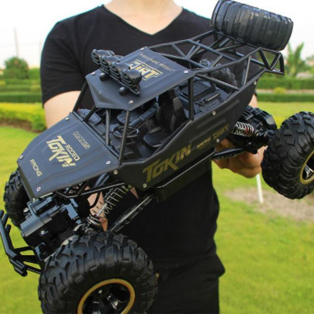 Best Selling 4X4 RC Offroad Truck with Dual Motors